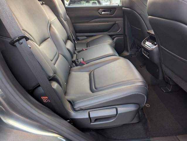 Used 2025 Nissan Armada SV image 18