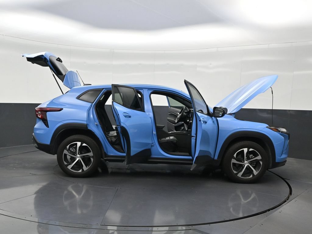 Used 2024 Chevrolet Trax RS FWD image 32