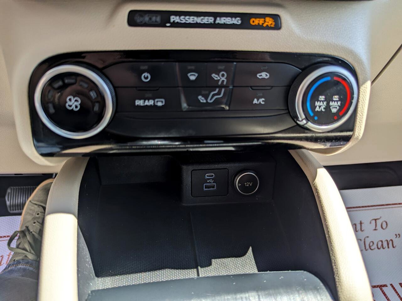 Used 2021 Ford Escape SE image 22