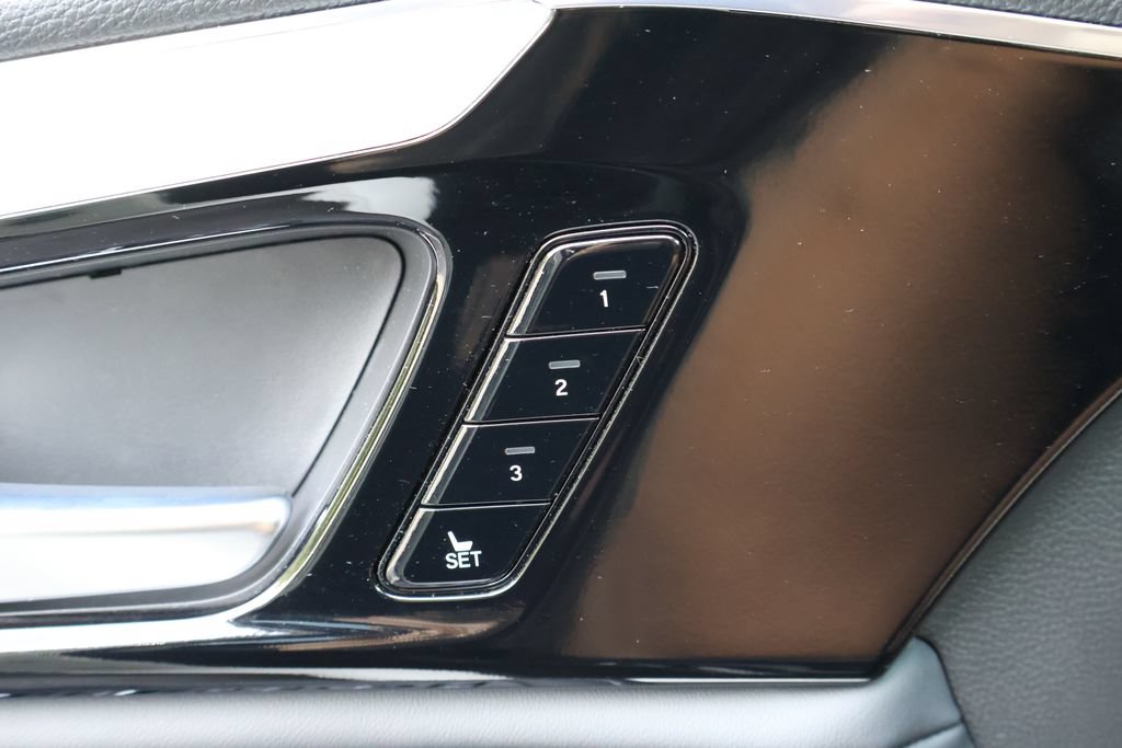Used 2025 Acura MDX FWD w/ Technology Package image 43