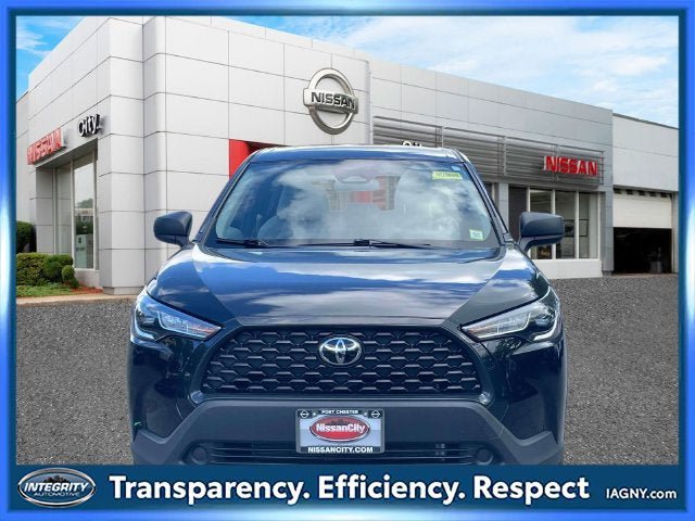 Used 2025 Toyota Corolla Cross L FWD image 2