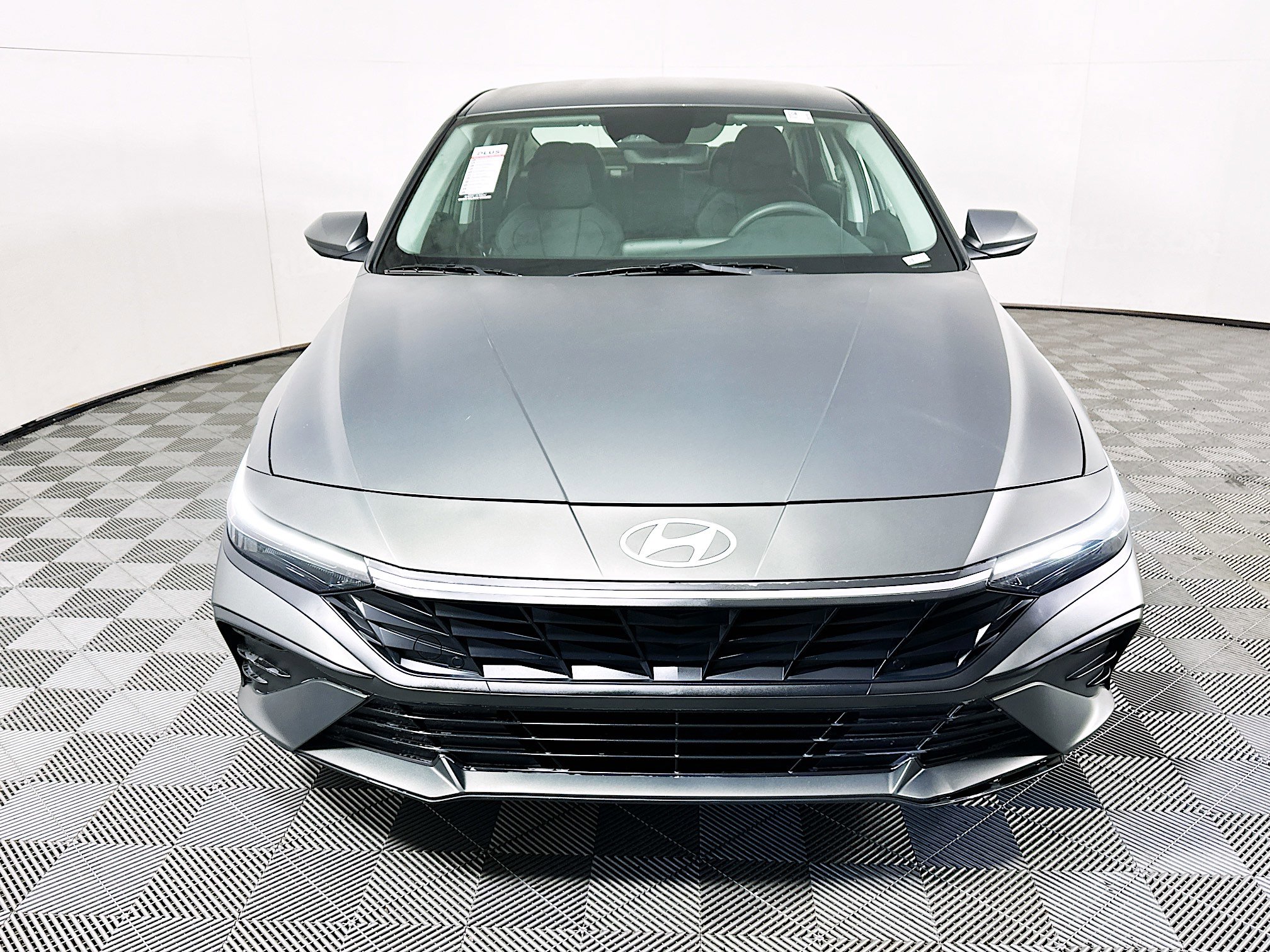 Used 2025 Hyundai Elantra SE image 8