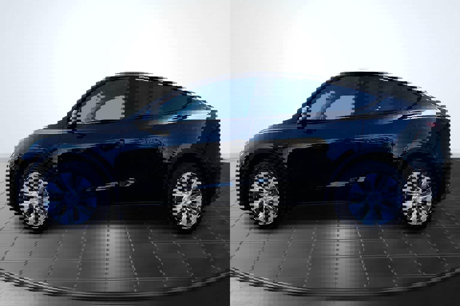 Used 2023 Tesla Model Y Long Range image 3