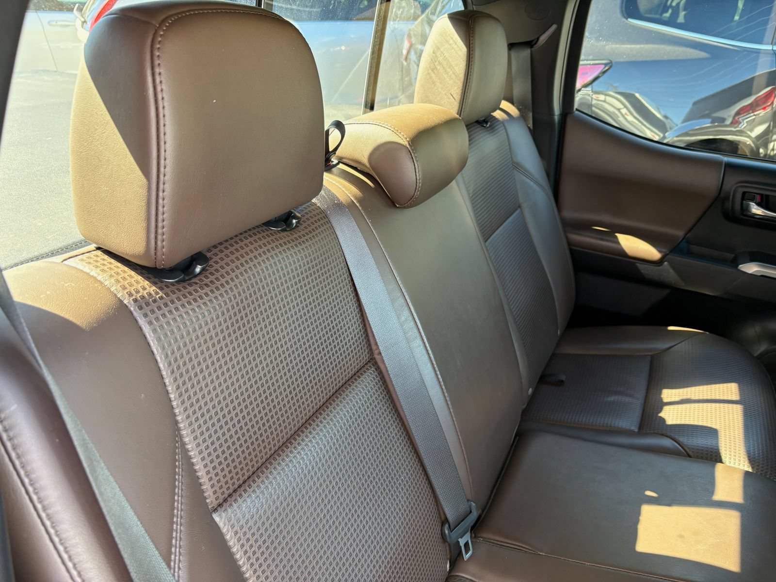 Used 2019 Toyota Tacoma Limited AWD/4WD image 24