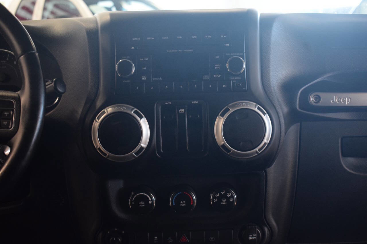 Used 2013 Jeep Wrangler Rubicon w/ PWR Convenience Group AWD/4WD image 50