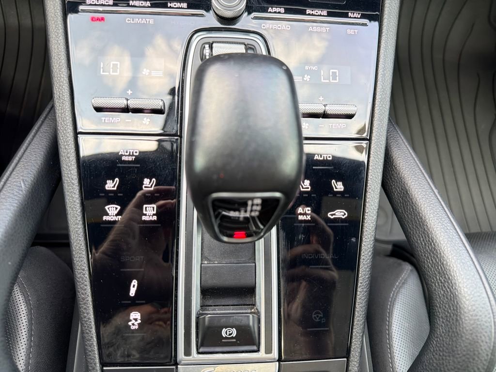 Used 2021 Porsche Cayenne Coupe image 27