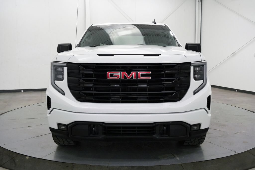 Used 2023 GMC Sierra 1500 Elevation AWD/4WD image 2