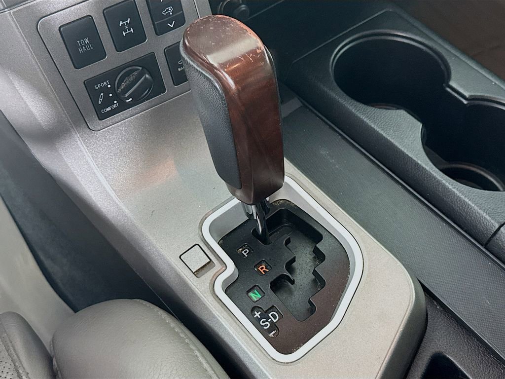 Used 2016 Toyota Sequoia Platinum image 17