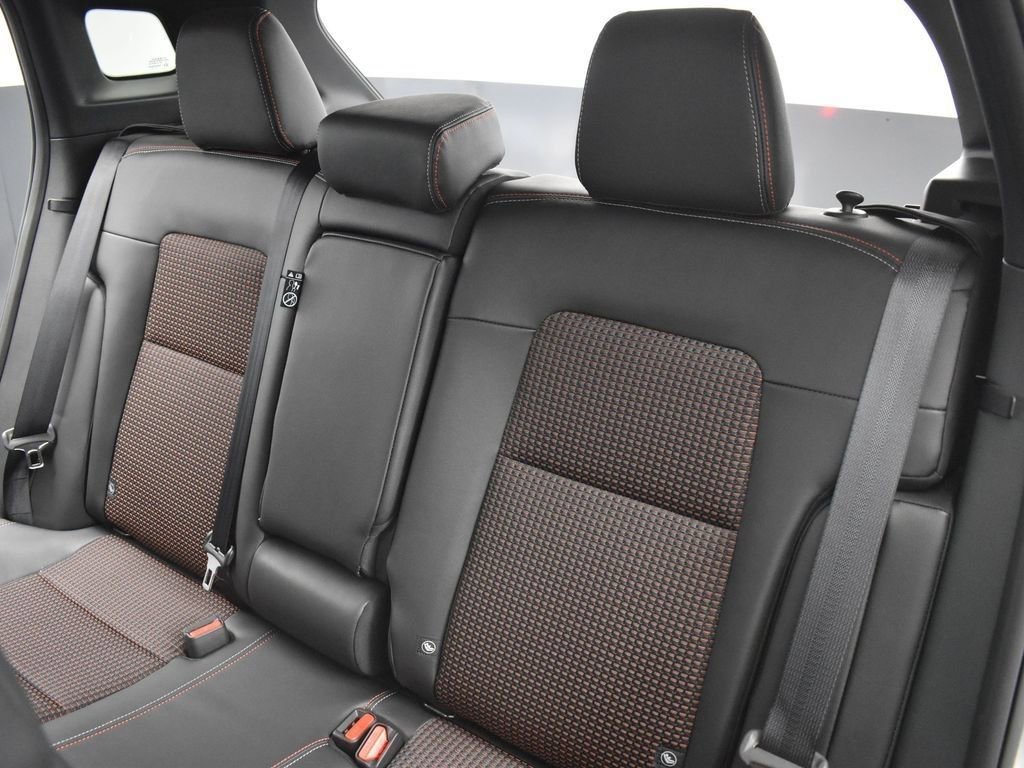 New 2026 Nissan Kicks SR w/ Illumination Package image 17