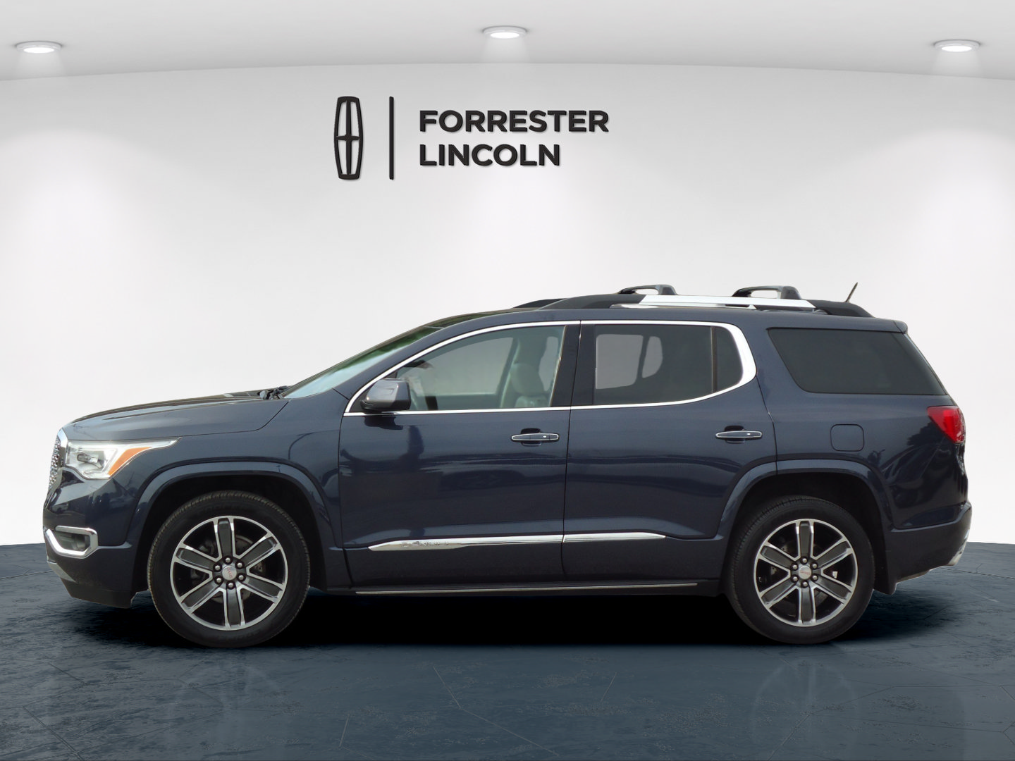 Used 2018 GMC Acadia Denali w/ Technology Package AWD/4WD image 6