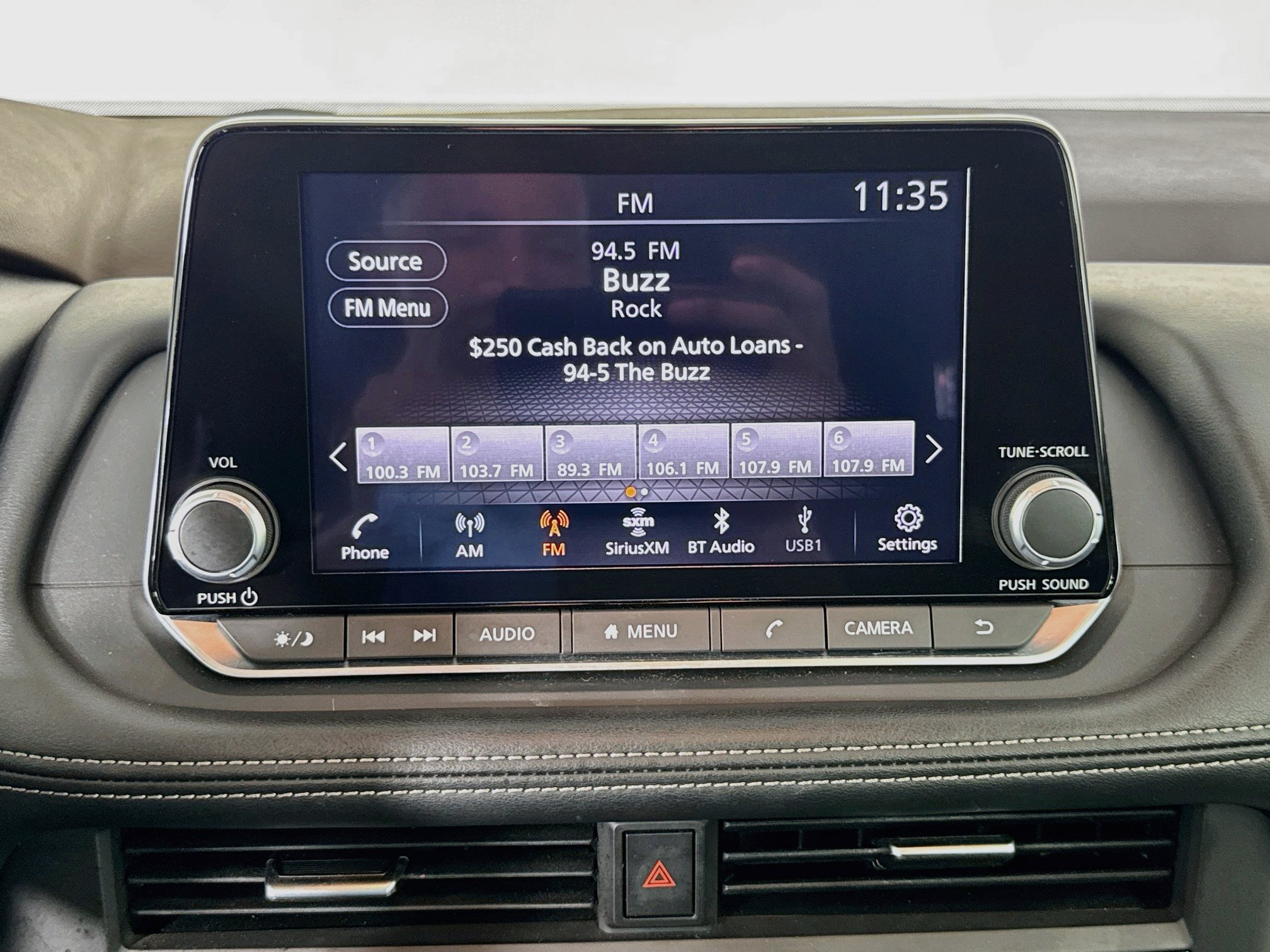 Used 2023 Nissan Rogue SV FWD image 16