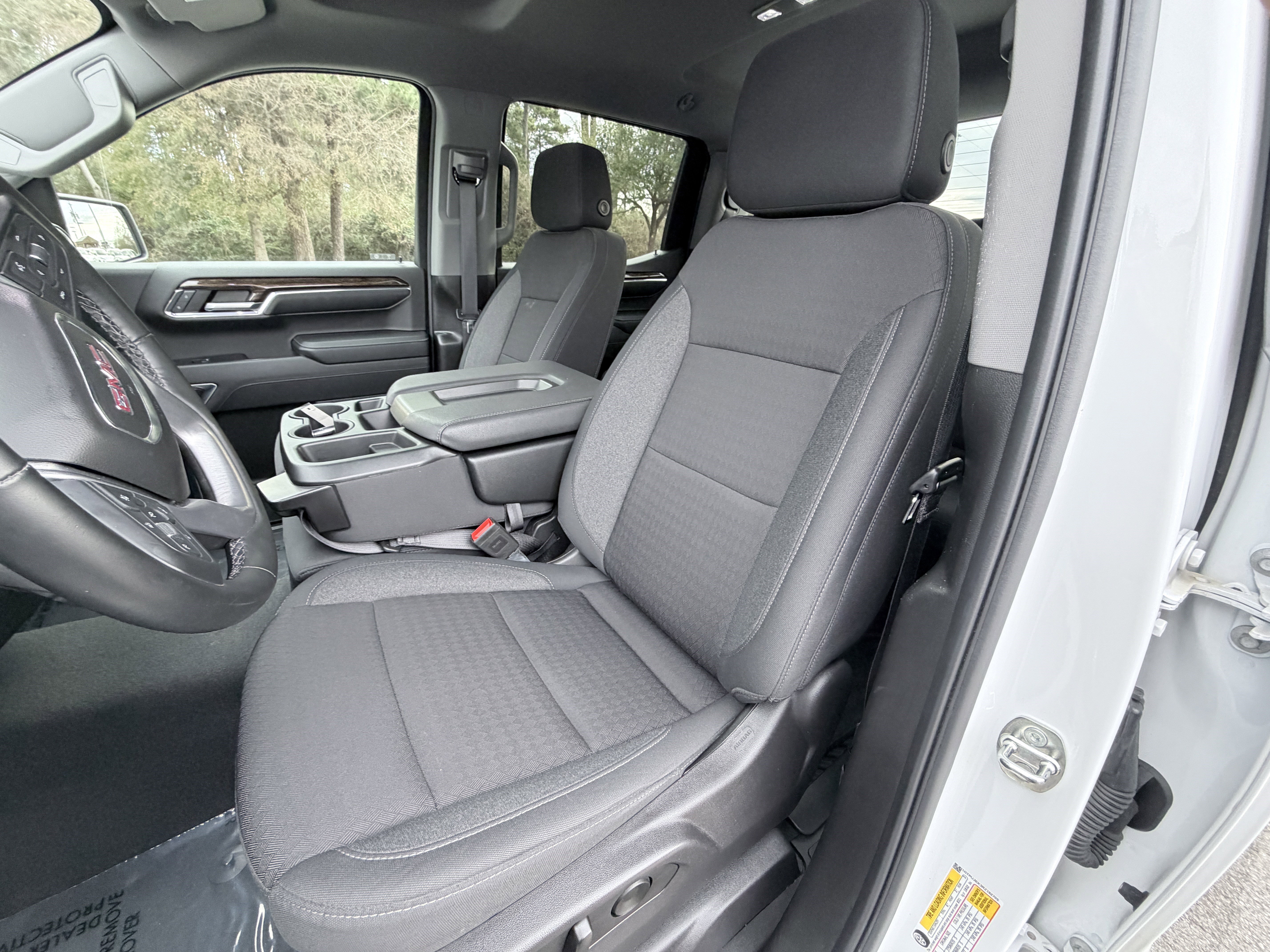 Used 2024 GMC Sierra 1500 Elevation image 17