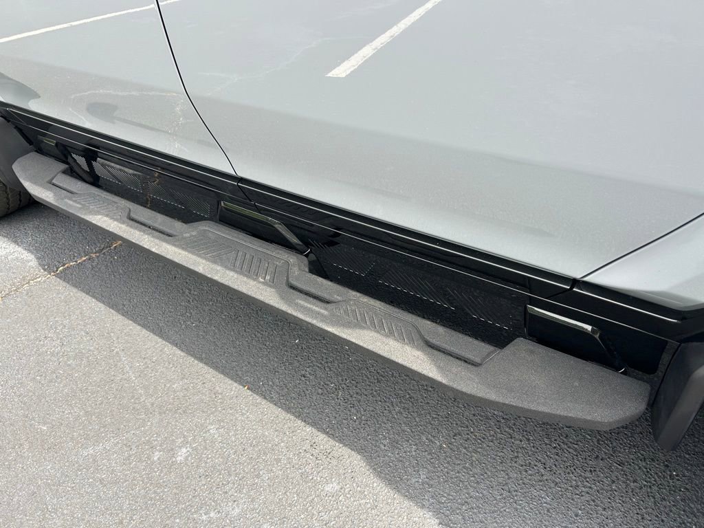 Used 2025 GMC Hummer EV 2X w/ LPO, Sport Package image 32