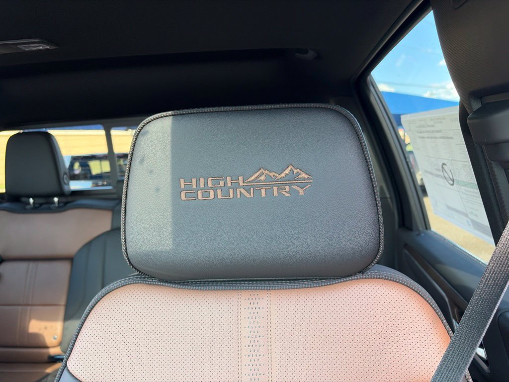 New 2026 Chevrolet Silverado 2500 High Country w/ High Country Premium Package AWD/4WD image 17