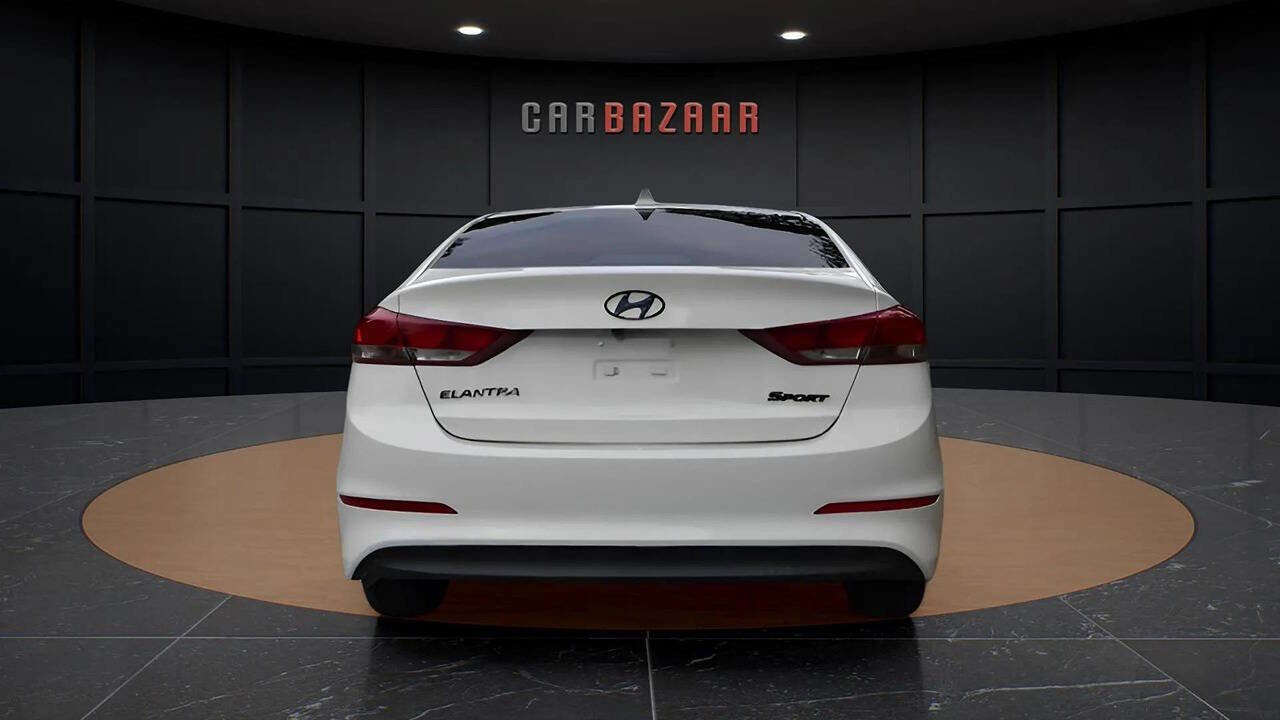 Used 2017 Hyundai Elantra SE image 5