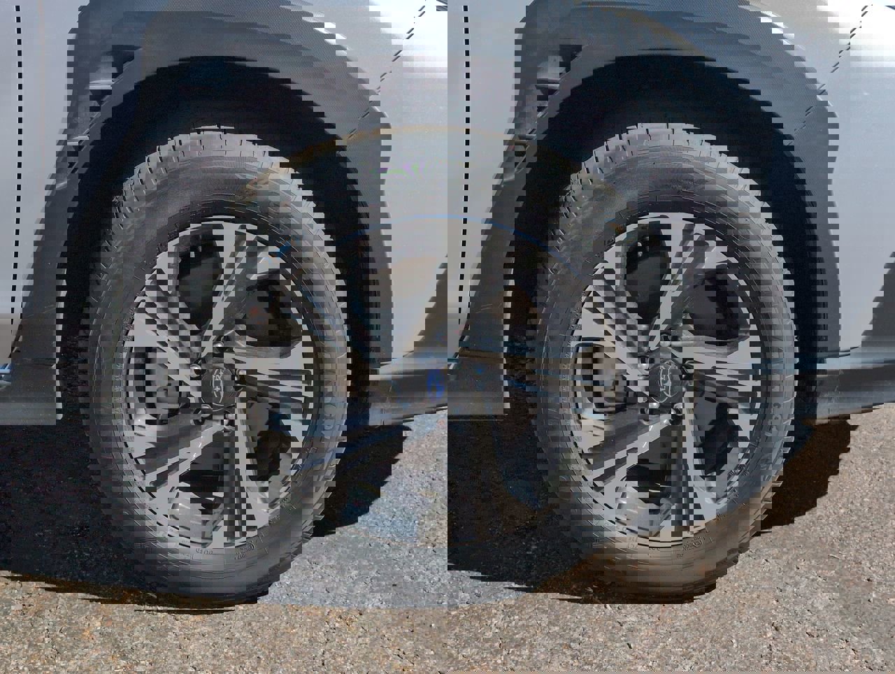 Used 2025 Subaru Crosstrek 2.0i Premium image 9