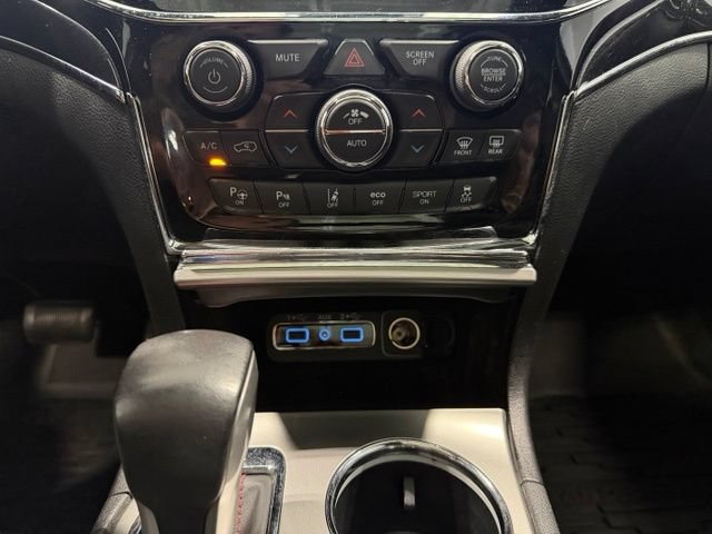 Used 2019 Jeep Grand Cherokee Trailhawk w/ Trailhawk Luxury Group AWD/4WD image 18