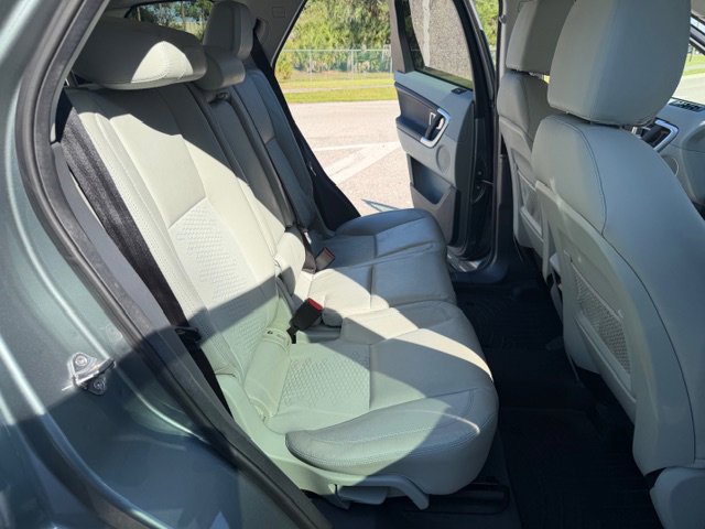 Used 2017 Land Rover Discovery Sport SE AWD/4WD image 16