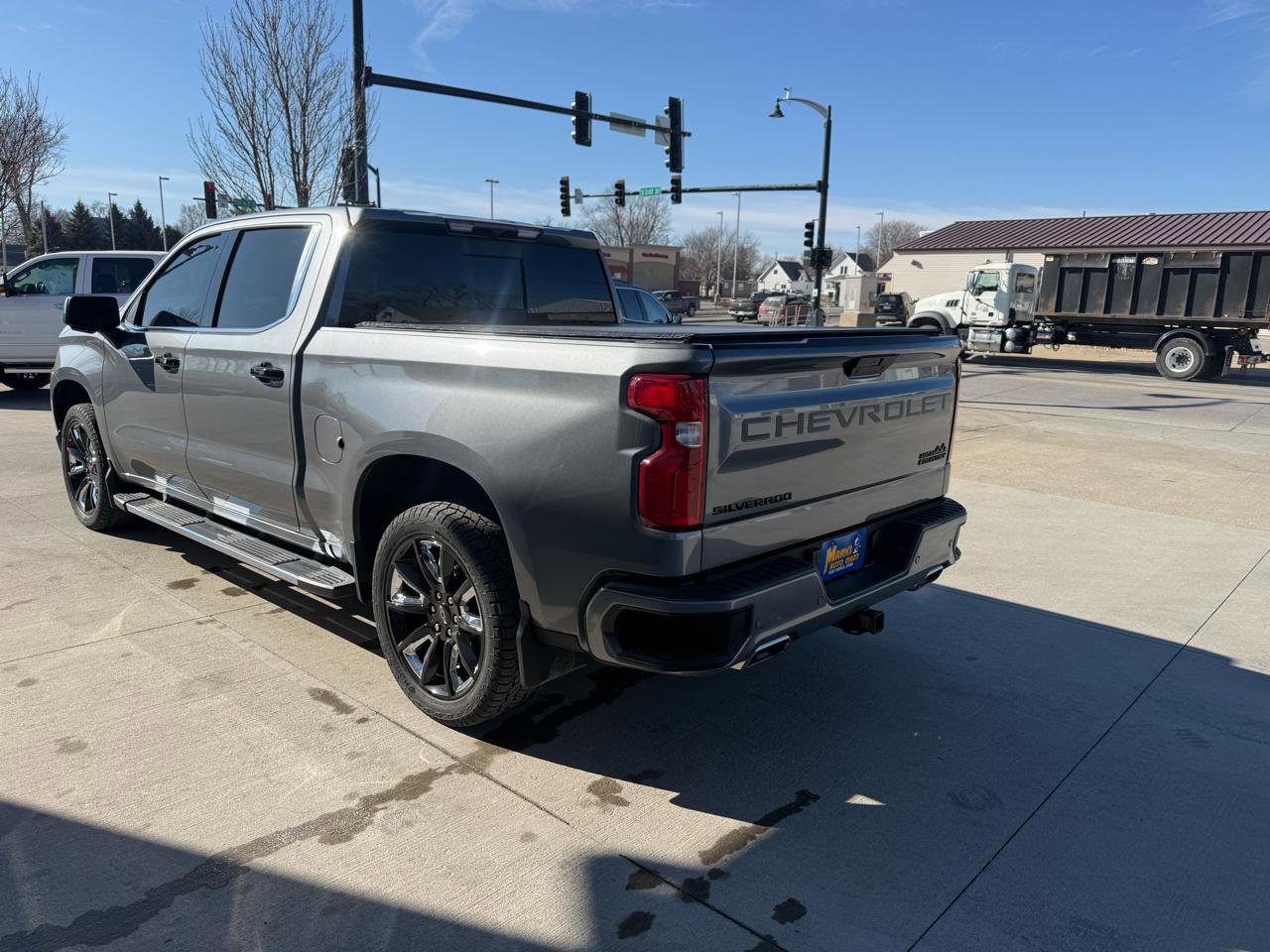 Used 2021 Chevrolet Silverado 1500 High Country w/ LPO, Dark Essentials Package image 4