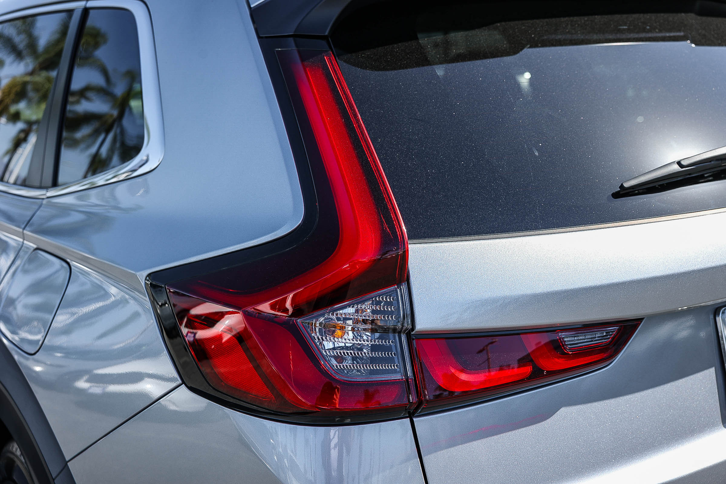 Used 2025 Honda CR-V EX image 8