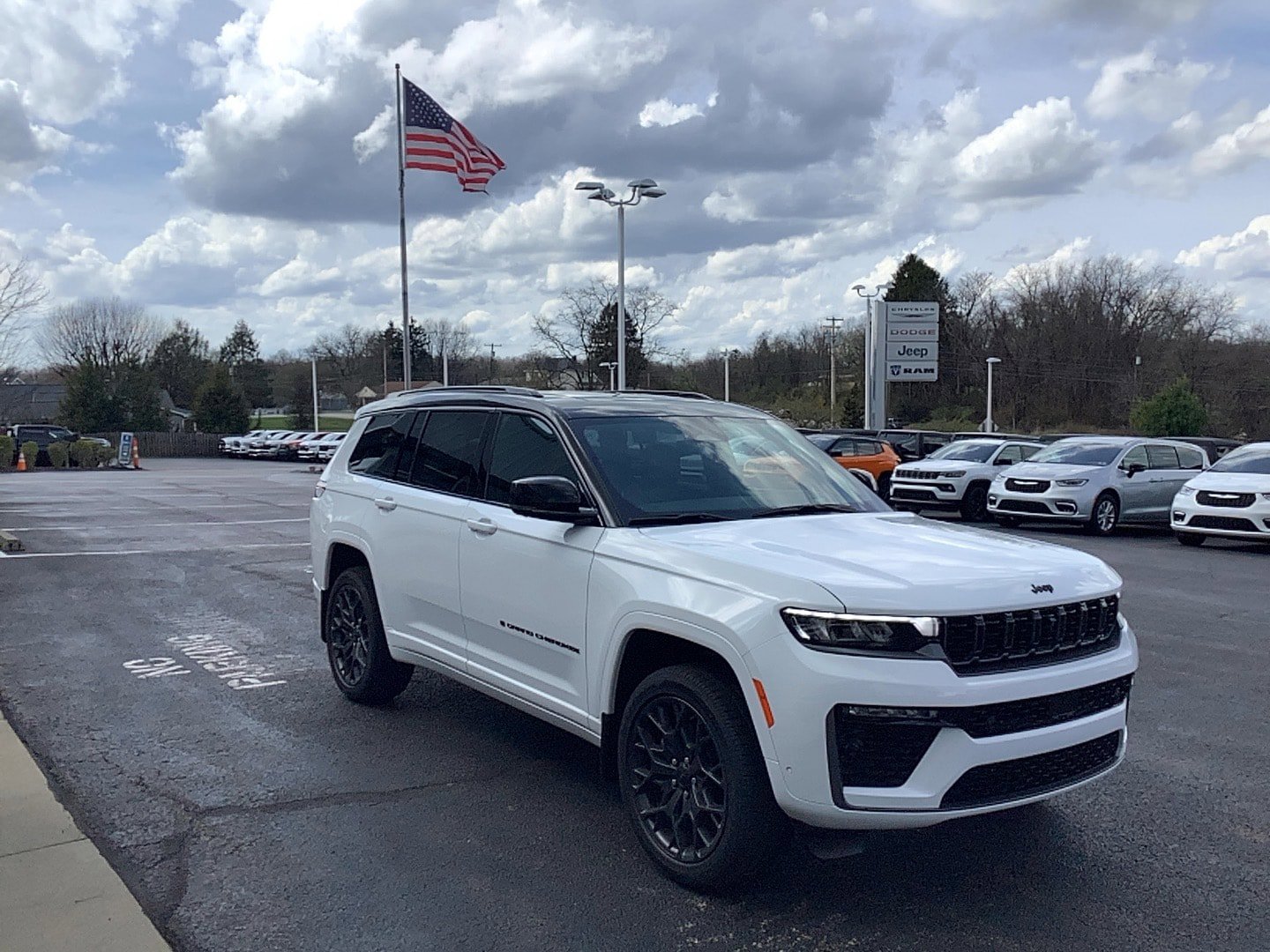 New 2026 Jeep Grand Cherokee L Summit AWD/4WD image 3