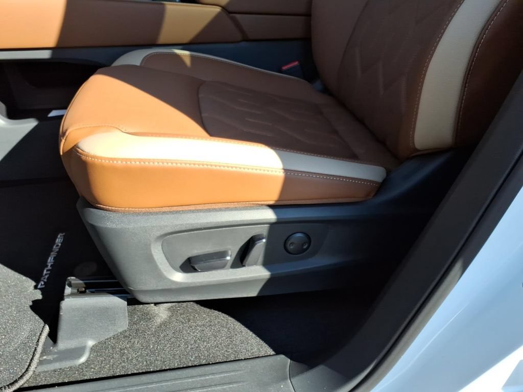 New 2026 Nissan Pathfinder Platinum AWD/4WD image 7
