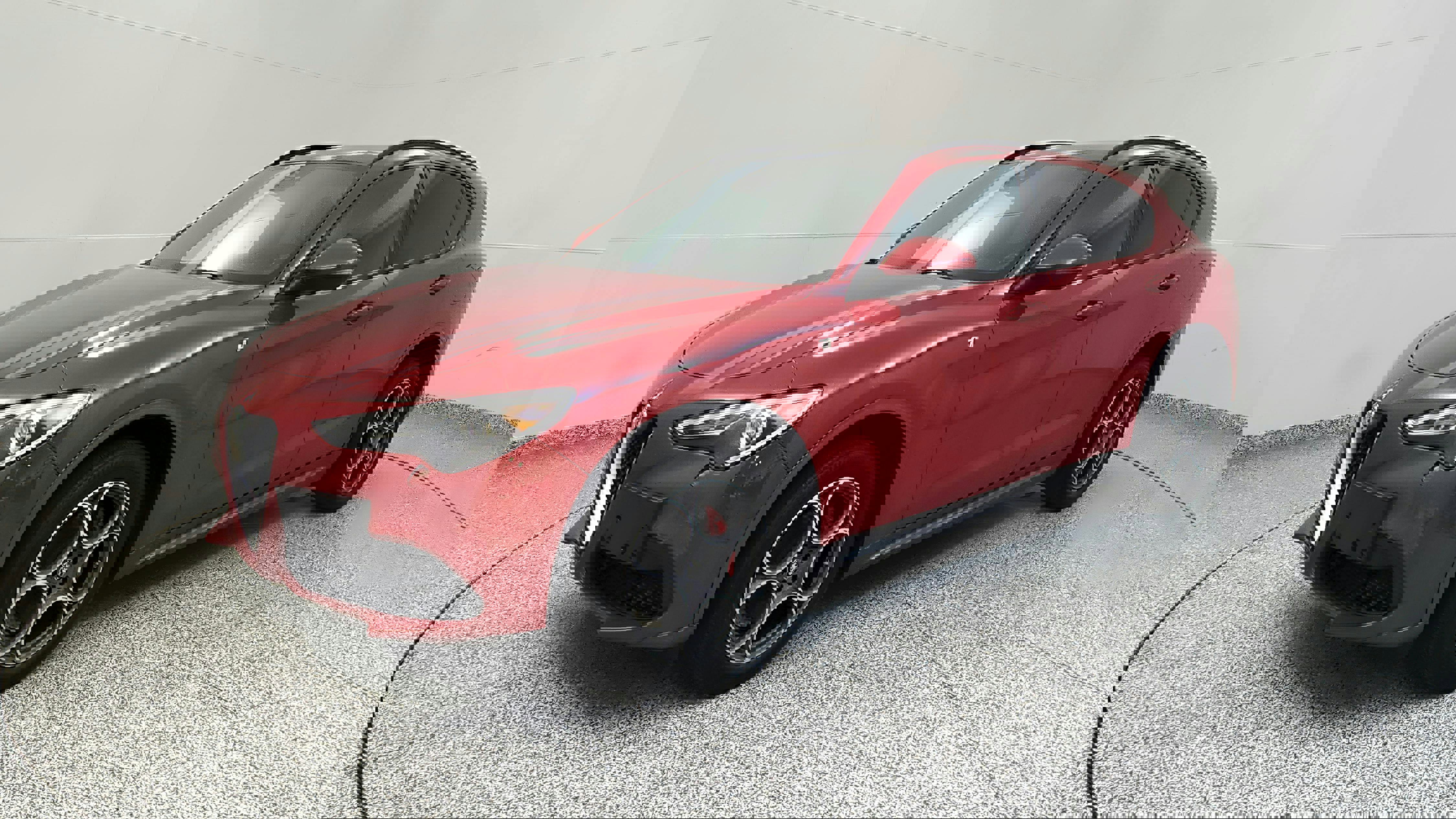 Used 2022 Alfa Romeo Stelvio Ti image 3