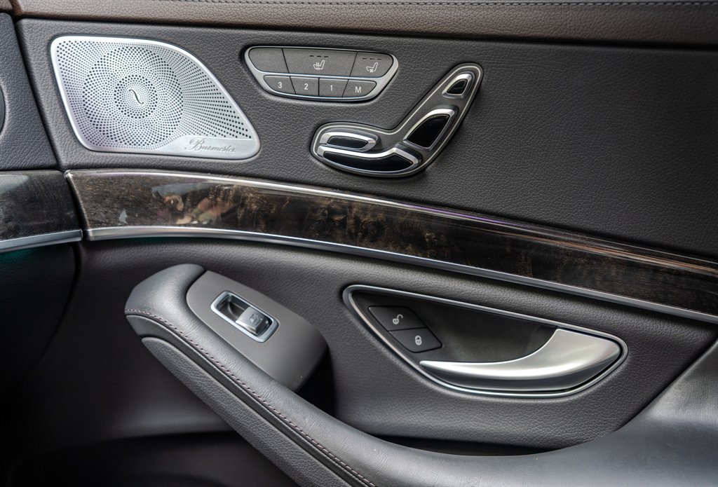 Used 2019 Mercedes-Benz S 560 Sedan w/ AMG Line Exterior image 25