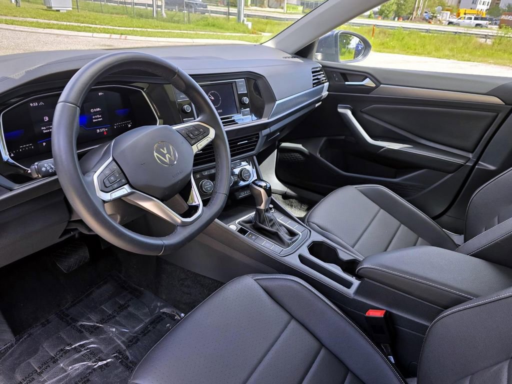 Used 2024 Volkswagen Jetta SE w/ Panoramic Sunroof Package image 30