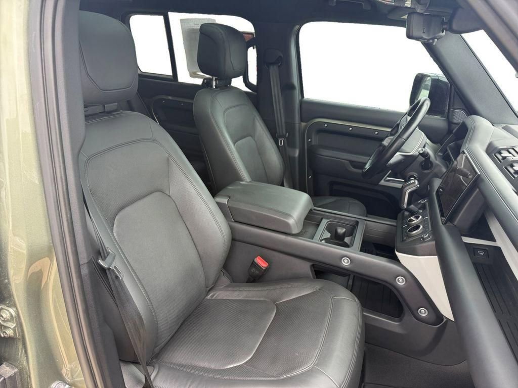 Used 2024 Land Rover Defender 110 SE AWD/4WD image 16