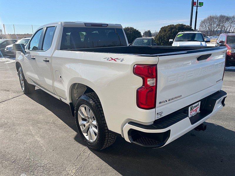 Used 2020 Chevrolet Silverado 1500 Custom w/ Custom Value Package AWD/4WD image 6