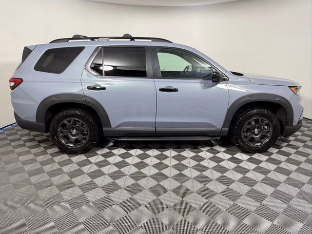Used 2025 Honda Pilot TrailSport image 7