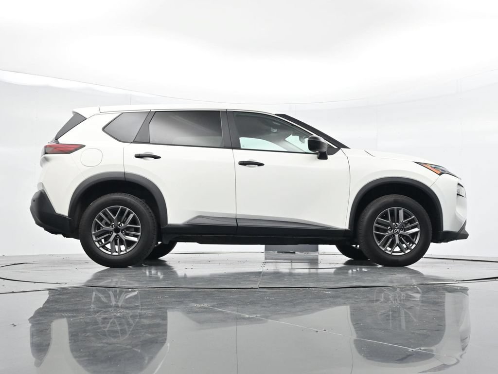 Used 2023 Nissan Rogue S FWD image 33