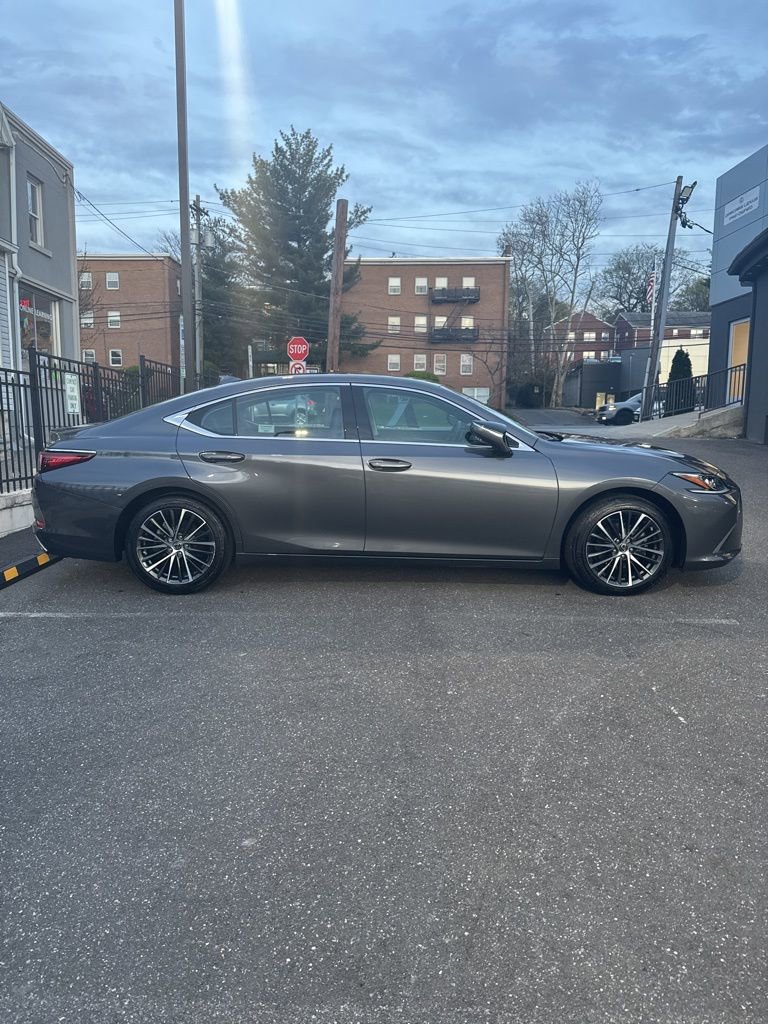Used 2024 Lexus ES 350 w/ Premium Package image 3
