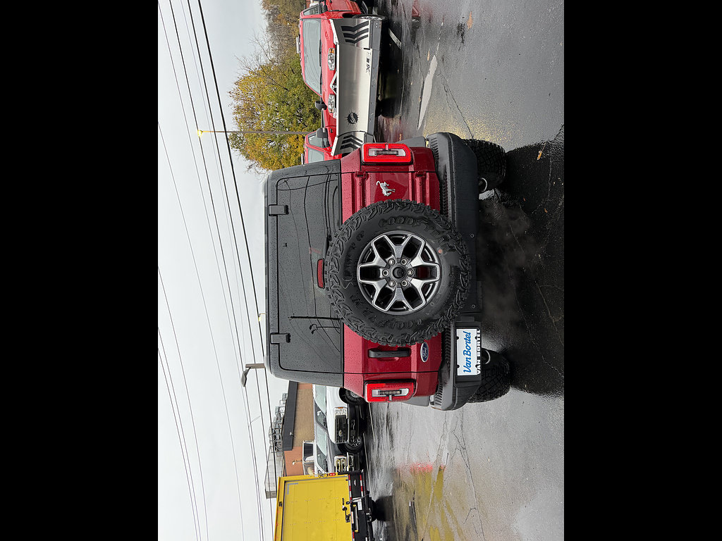 Used 2025 Ford Bronco Badlands AWD/4WD image 3