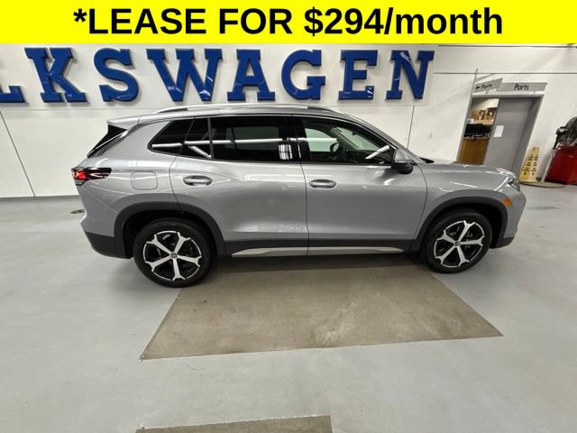 Used 2026 Volkswagen Tiguan SE AWD/4WD image 4