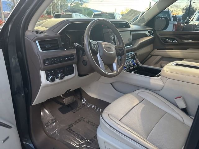 Used 2021 GMC Yukon Denali w/ Denali Premium Package image 13