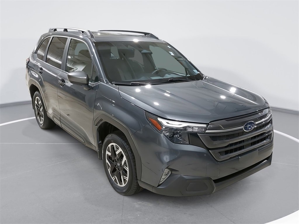 Used 2025 Subaru Forester Premium w/ Convenience Package #1 image 3