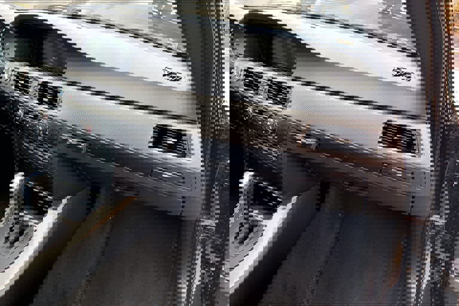 Used 2011 BMW 335i Coupe image 22