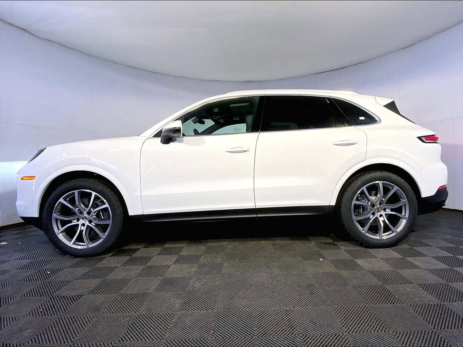New 2026 Porsche Cayenne image 2