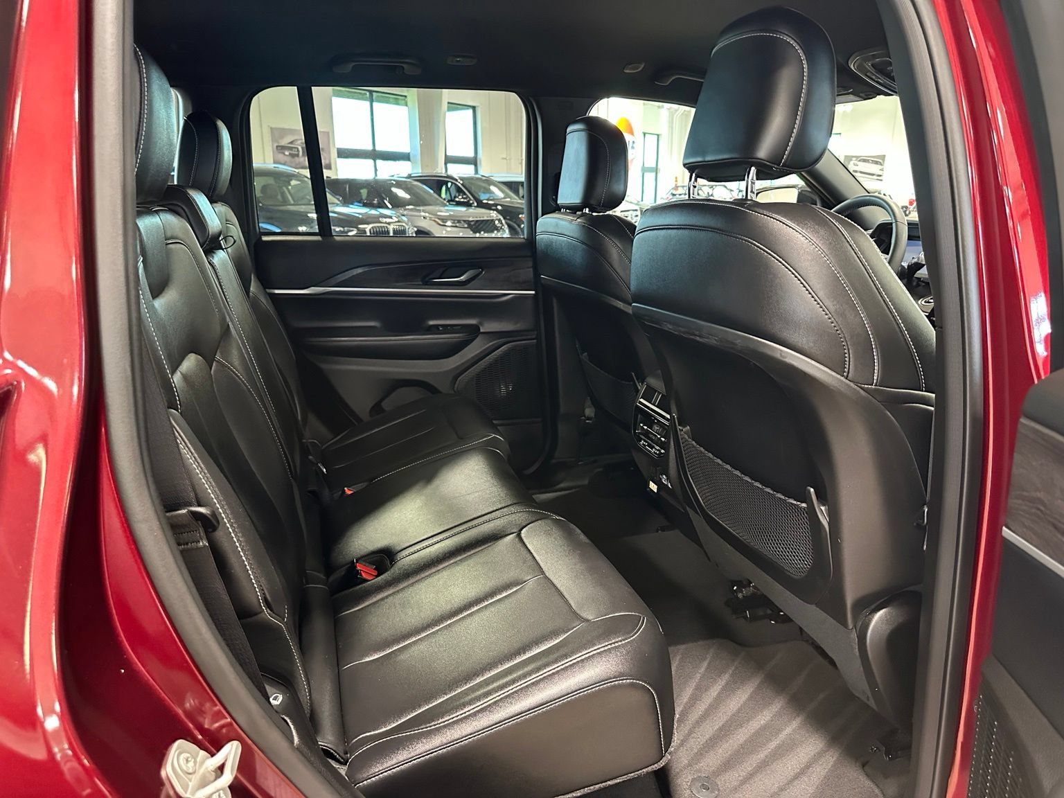 Used 2024 Jeep Grand Cherokee Limited RWD image 43