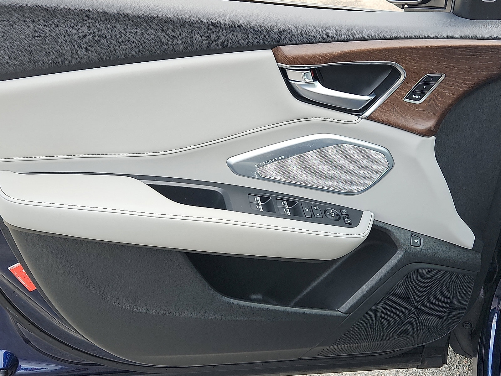 Certified 2024 Acura RDX SH-AWD w/ Advance Package image 12