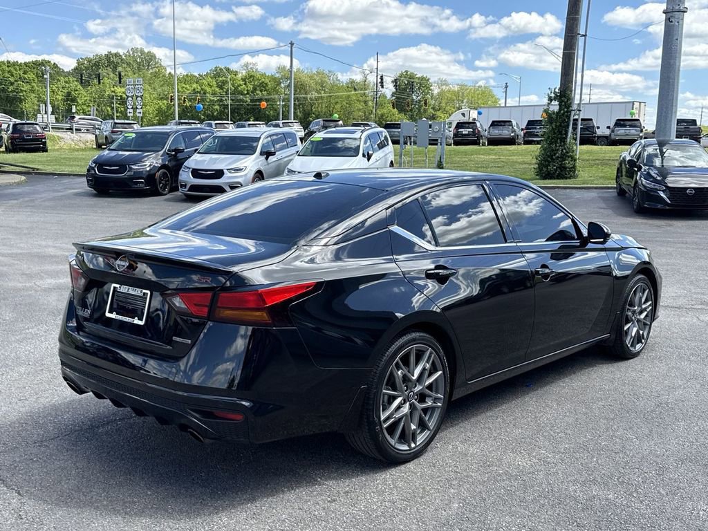 Used 2024 Nissan Altima 2.0 SR FWD image 13