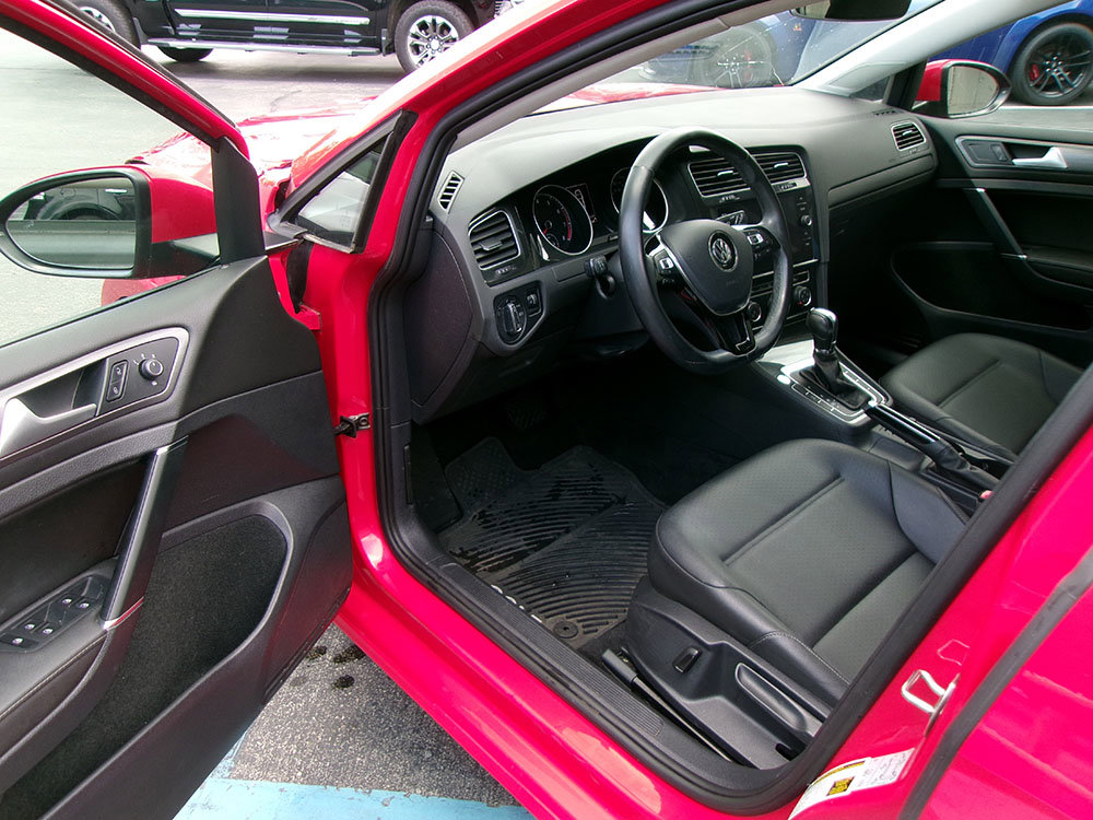Used 2019 Volkswagen Golf S image 13
