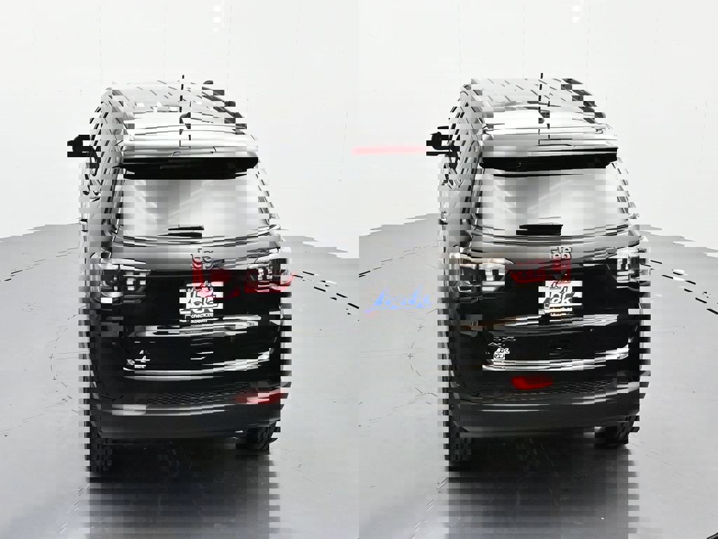 New 2026 Jeep Compass Latitude image 33