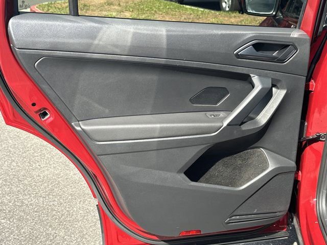 Used 2018 Volkswagen Tiguan SE image 25