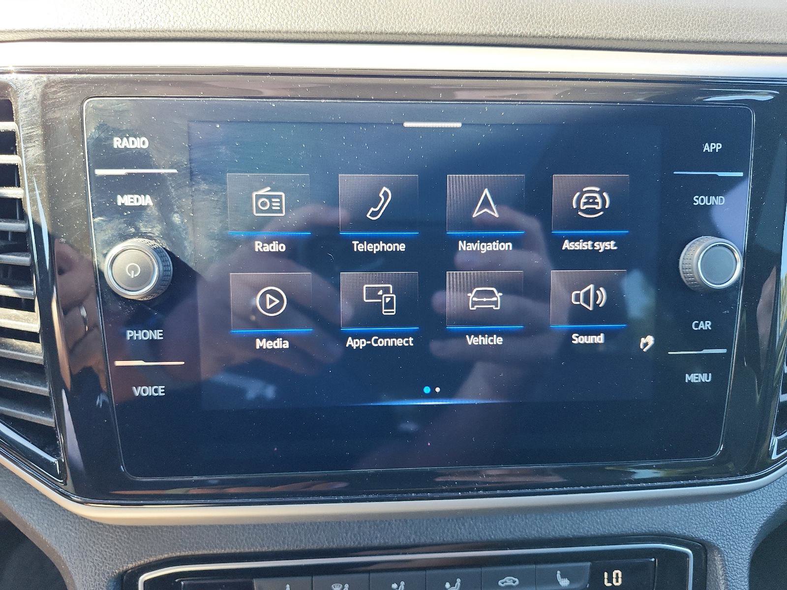 Used 2023 Volkswagen Atlas Cross Sport SE w/ Panoramic Sunroof Package image 17