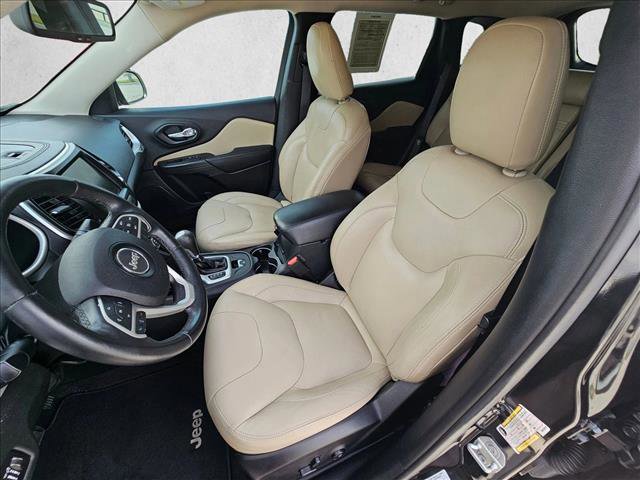 Used 2016 Jeep Cherokee Latitude w/ Safety/Convenience Group image 15