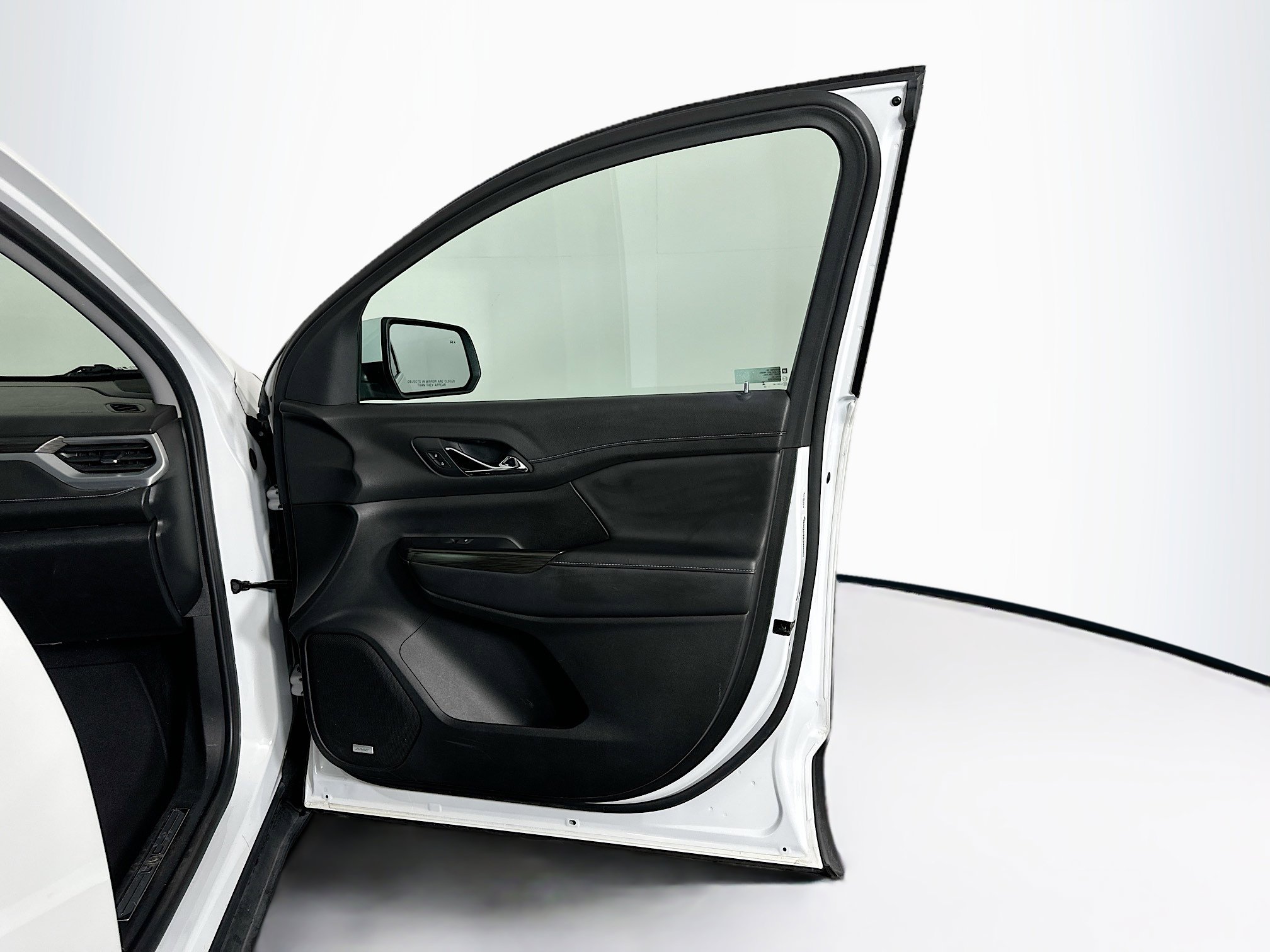 Used 2023 GMC Acadia SLT image 35