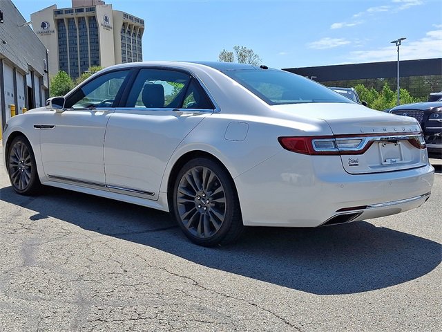 Used 2017 Lincoln Continental Select w/ Climate Package image 4